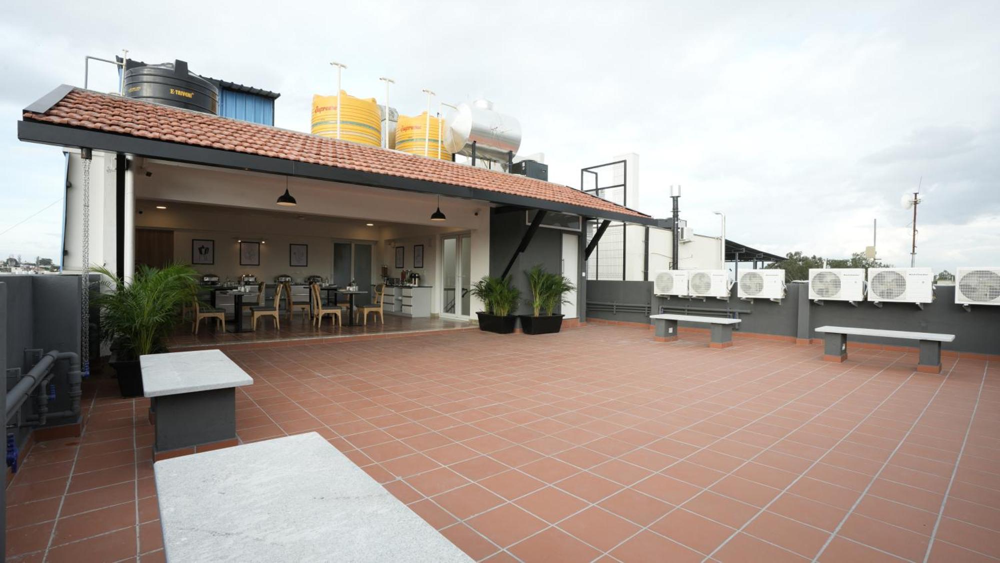 Wandr Hotel- Near Mg Road Bangalore Exterior photo